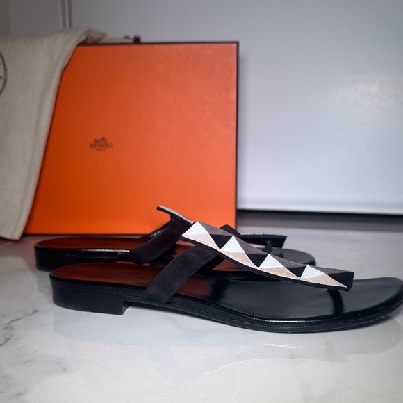 Hermès Aurore Sandals Black Leather Size 38.5 Worn Once with Box & Dust Bag - Picture 3 of 8